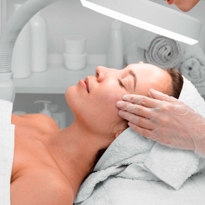 Limpieza Facial Profunda con Desincrustación Premium